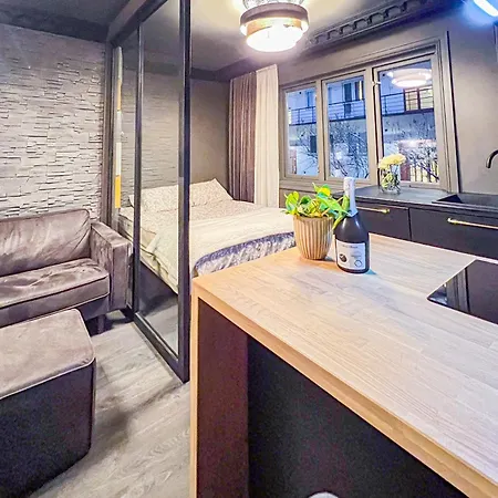 * Fashionable * Central * King Bed * Stylish * * Oslo