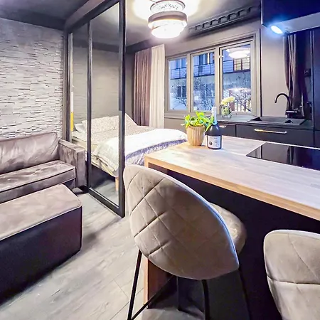 * Fashionable * Central * King Bed * Stylish * Apartman *